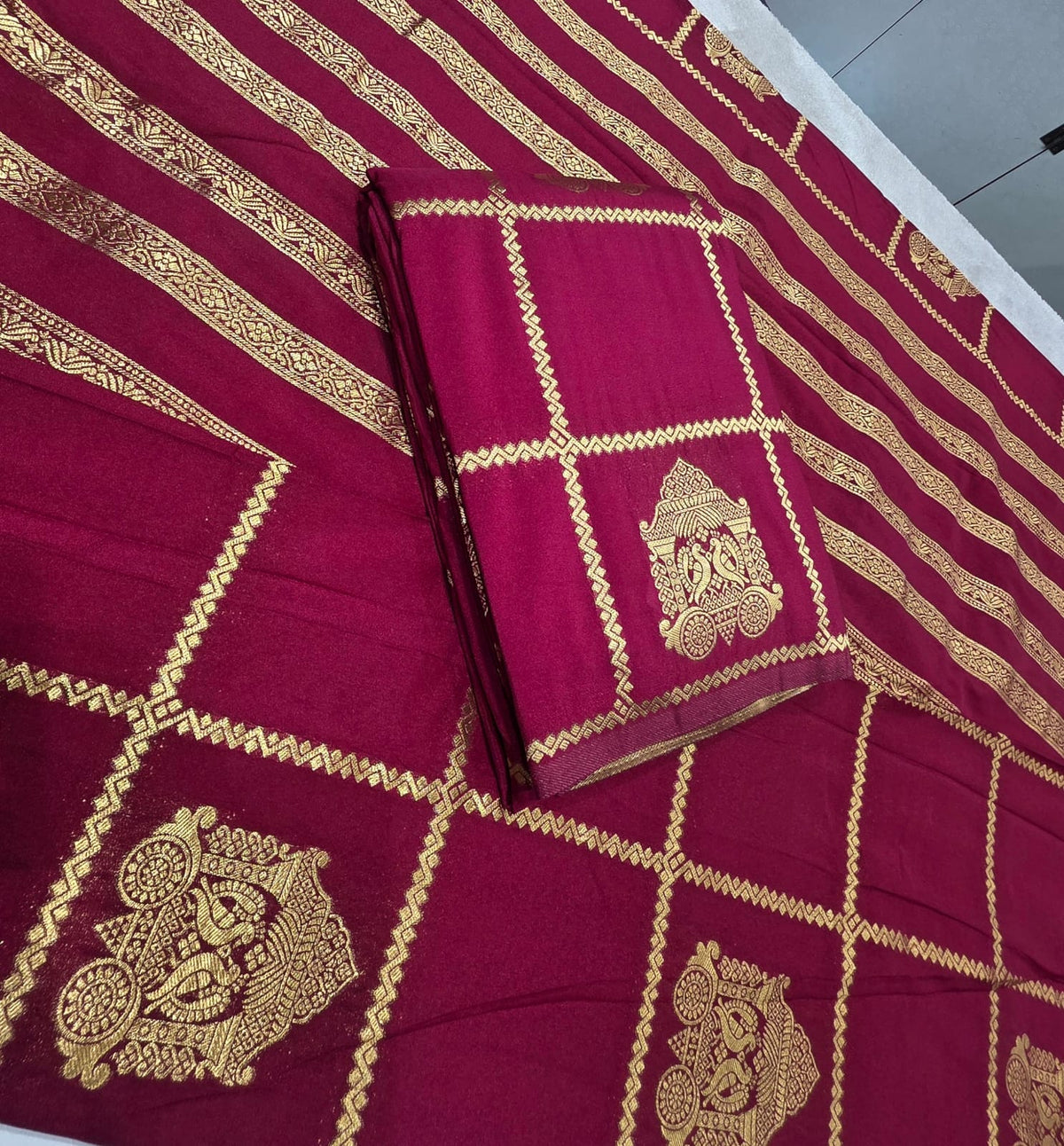 Premium Quality Viscose khadi Georgette saree With Zari Weaving check & Ratha Design Saree 3