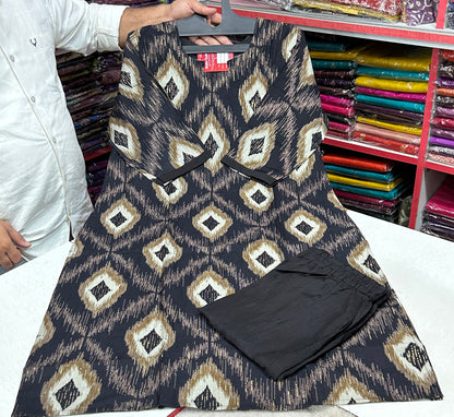 💯 premium quality 
Gadwal cotton febric set
With digital design 
Pant with