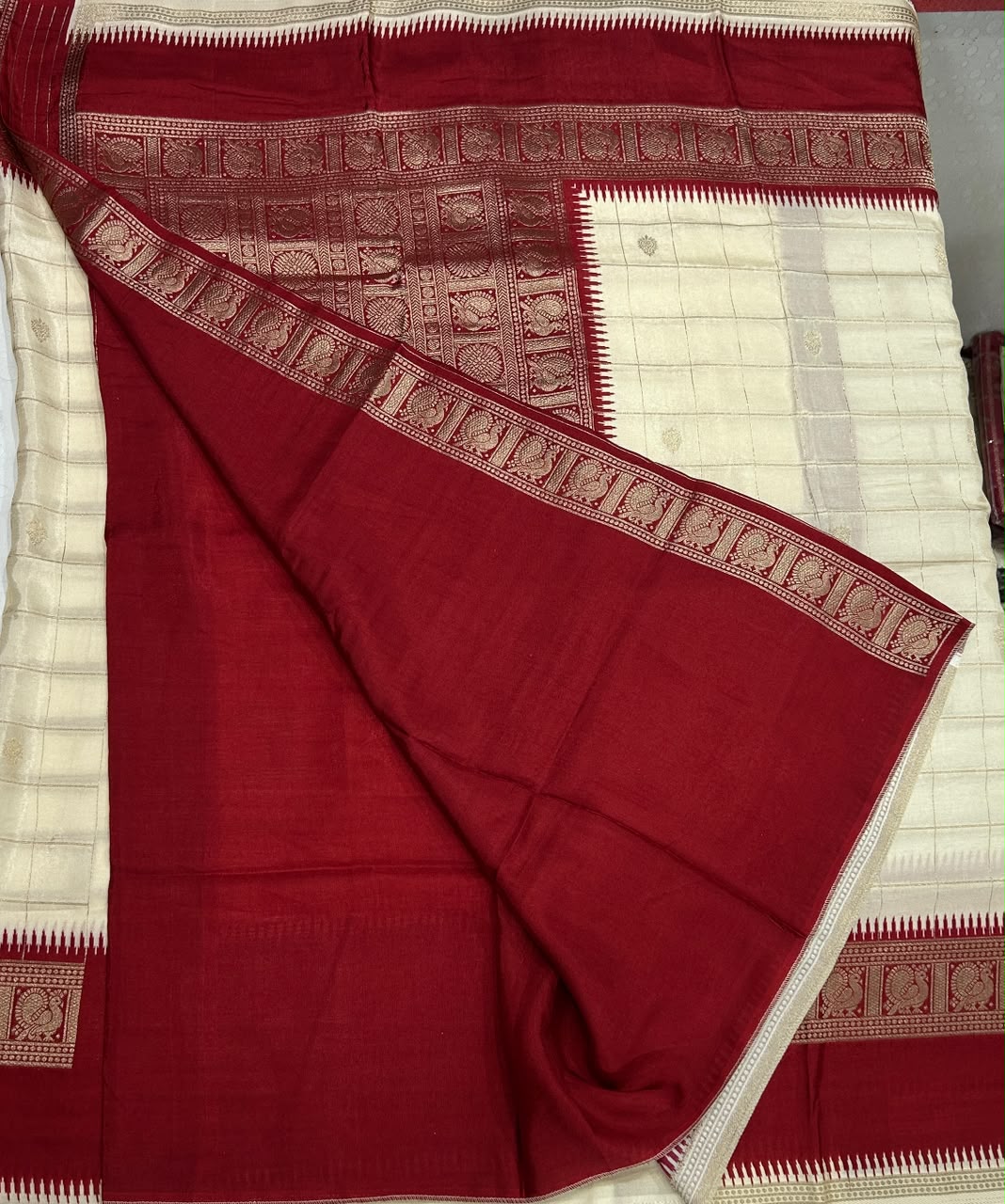 Premium Quality Pure Viscose Silk Saree With Zari Weaving Bentex Border & Peacock Design Rich Pallu & Contor Blouse 2